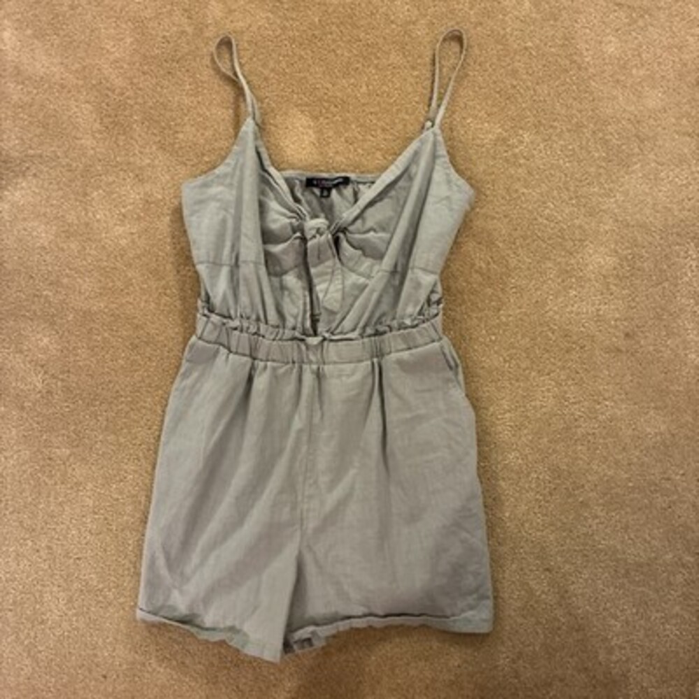 One Clothing Lt Blue Lg Solid V-Neck Strappy Sleeveless Romper Tie Pullover GUC